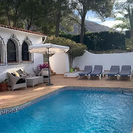 South Facing With Beautiful Views Holiday home